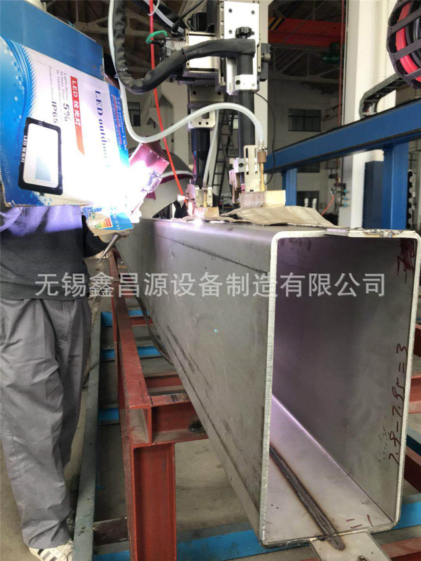 鑫昌源不銹鋼方管.jpg 不銹鋼大口徑焊接方管